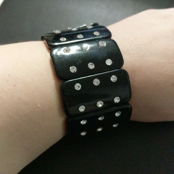 𝅺Black Plastic Clear Rhinestone Chunky Stretchy Elastic Statement Bracelet - Picture 1 of 3